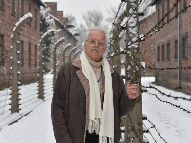 Oleg Mandić, in visita ad Auschwitz