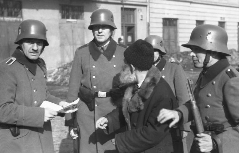 Polonia - Cracovia -  Raid della Polizia d'Ordine controllo  degli ebrei. 
